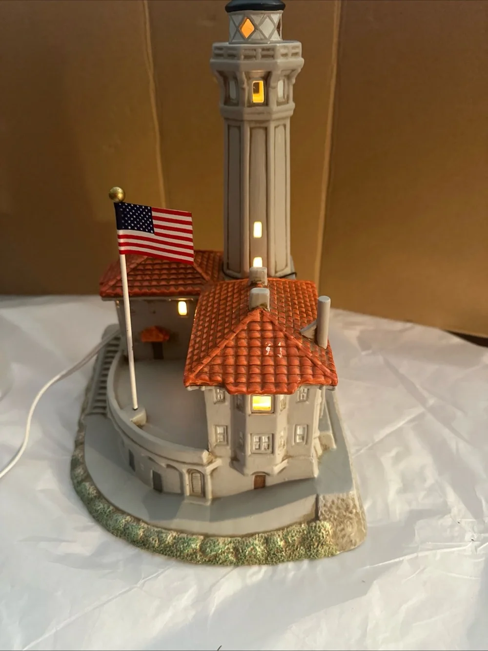 1997 Lefton Alcatraz ceramic Lighthouse Tabletop Decor - White and Red #11526